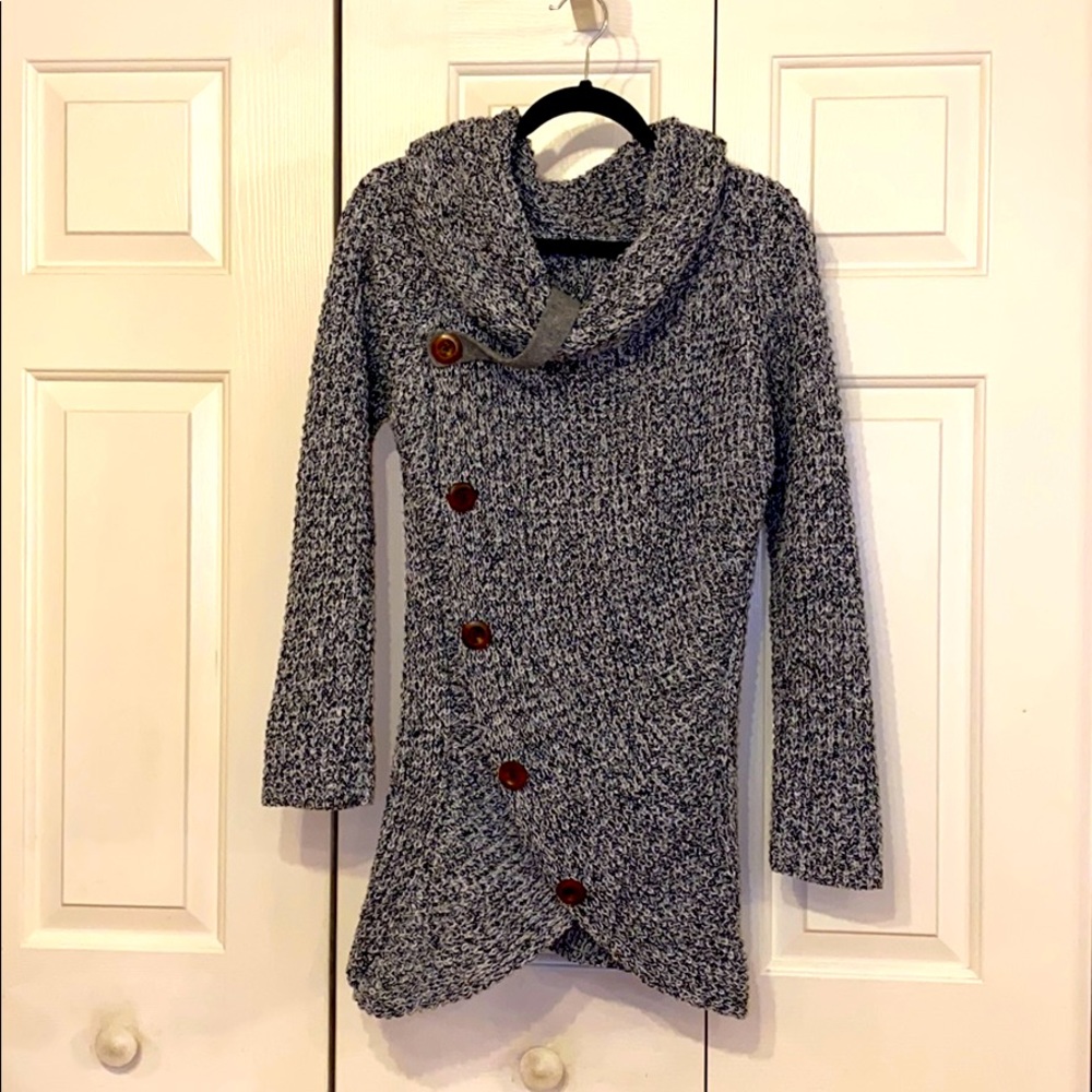 Knitted Sweater Black & White with button detail